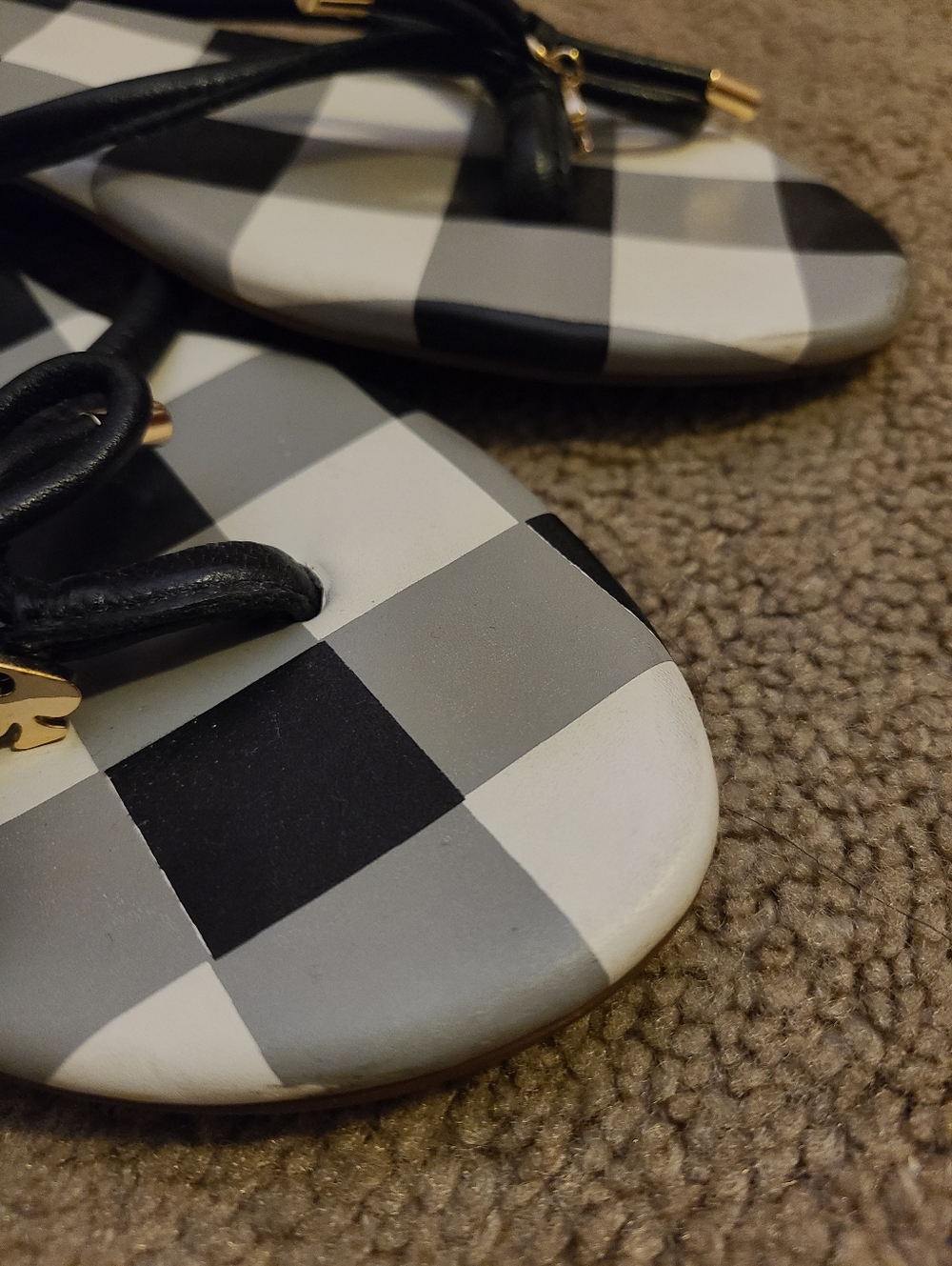 KATE SPADE Black and White Gingham Bow Flip Flop Sandals-8 - Picture 4 of 6